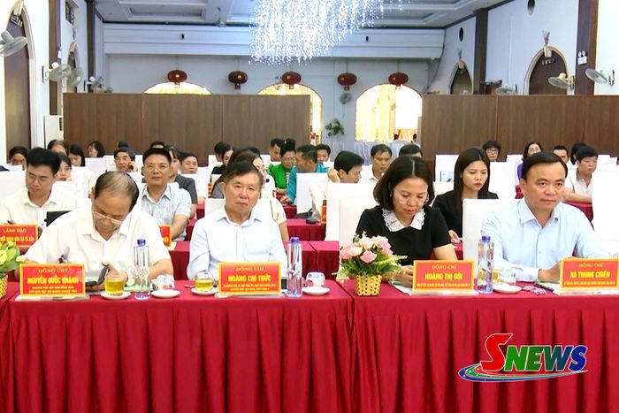 Các đại biểu dự Hội nghị