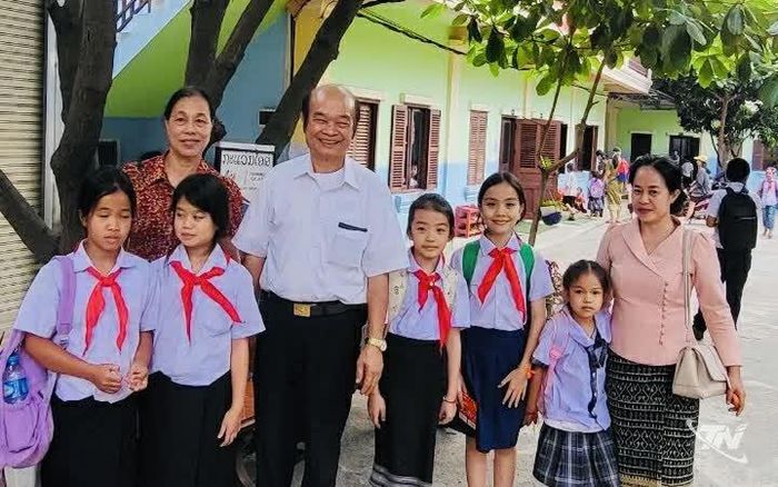 Trong hành trình trở lại nước bạn Lào, ông Nguyễn Mạnh Thắng tiếp tục đóng góp cho các hoạt động tăng cường tình đoàn kết đặc biệt Việt Nam - Lào.