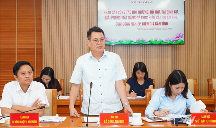 Lãnh đạo Sở Công Thương phát biểu, làm rõ các vấn đề Đoàn giám sát nêu.