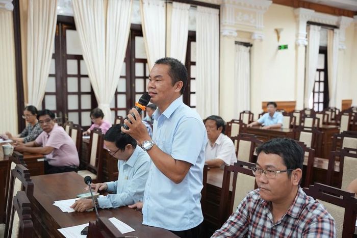  Đại diện các cơ quan báo chí nêu câu hỏi tại buổi họp báo
