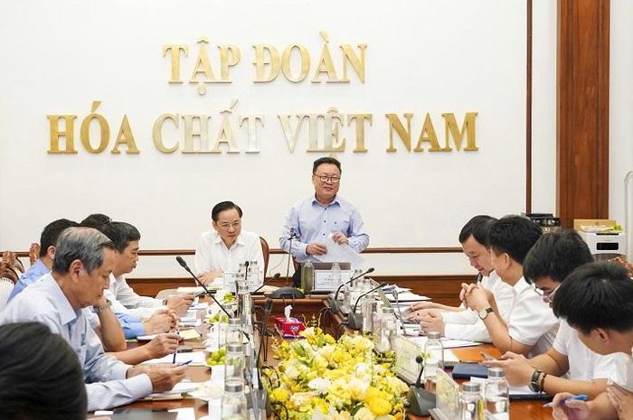 Ông Vũ Mạnh Hùng, Vụ trưởng Vụ Kinh tế ngành, Ban Chính sách, Chiến lược Trung ương nhấn mạnh cần hoàn thiện cơ chế, chính sách để phát triển công nghiệp vật liệu Việt Nam