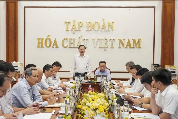 Ông Nguyễn Hữu Tú - Tổng Giám đốc Vinachem phát biểu khai mạc Hội thảo
