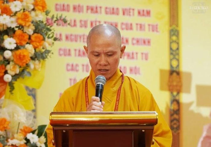 Thượng tọa Thích Nguyên Minh phát biểu khai mạc