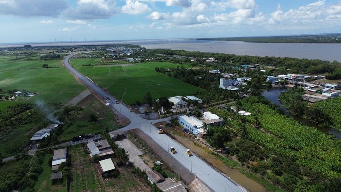 Sau thông xe tuyến đường ven sông Tiền sẽ kết nối các phường Mỹ Tho, Mỹ Phong, Tân Hòa, Gò Công (tỉnh Đồng Tháp) ra khu vực biển Gò Công, mở thêm lộ trình mới giảm tải cho tuyến quốc lộ 50 hướng đi về Tây Ninh, TP.HCM.
