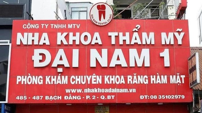 Trụ sở chính của Nha khoa thẩm mỹ Đại Nam tại số 485-487 Bạch Đằng, phường Gia Định.