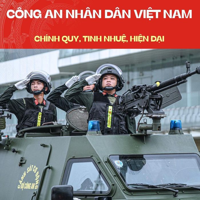 Xây dựng lực lượng Công an Nhân dân Việt Nam cách mạng, chính quy, tinh nhuệ, hiện đại, sẵn sàng đối phó mọi thách thức an ninh truyền thống và phi truyền thống; bảo vệ Tổ quốc; giữ gìn an ninh - trật tự, vì hạnh phúc của Nhân dân (Ảnh: Vũ Ninh)