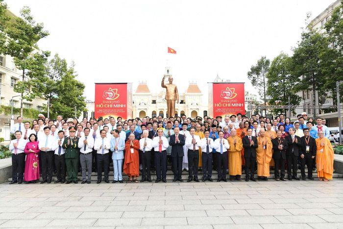 Tổng Bí thư, Chủ tịch nước Tô Lâm và Lãnh đạo Đảng, Nhà nước tại Công viên Tượng đài Chủ tịch Hồ Chí Minh, phường Sài Gòn