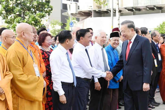 Tổng Bí thư, Chủ tịch nước Tô Lâm và Lãnh đạo Đảng, Nhà nước tại Công viên Tượng đài Chủ tịch Hồ Chí Minh, phường Sài Gòn