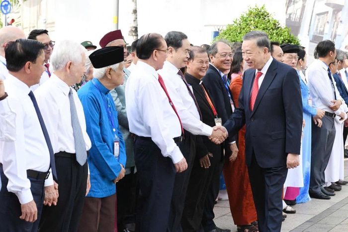 Tổng Bí thư, Chủ tịch nước Tô Lâm và Lãnh đạo Đảng, Nhà nước tại Công viên Tượng đài Chủ tịch Hồ Chí Minh, phường Sài Gòn