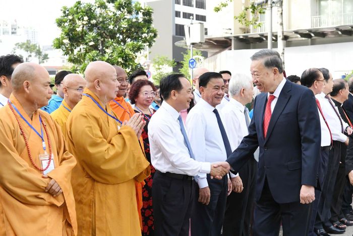 Tổng Bí thư, Chủ tịch nước Tô Lâm và Lãnh đạo Đảng, Nhà nước tại Công viên Tượng đài Chủ tịch Hồ Chí Minh, phường Sài Gòn