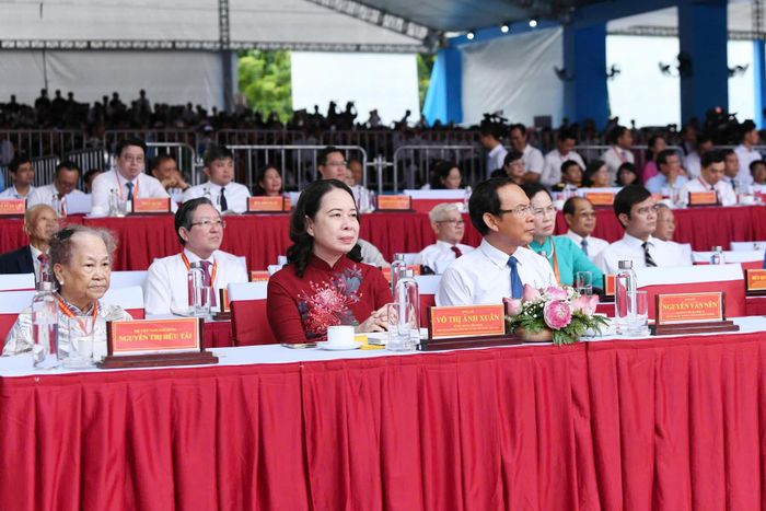 Lãnh đạo, nguyên Lãnh đạo Đảng, Nhà nước dự Lễ kỷ niệm 50 năm ngày thành phố Sài Gòn - Gia Định chính thức mang tên Chủ tịch Hồ Chí Minh