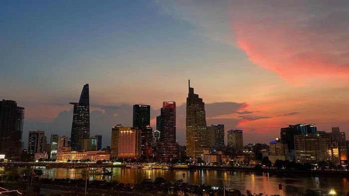 TP. Hồ Chí Minh luôn được các chuyên gia quốc tế xác định là trung tâm kinh tế lớn nhất Việt Nam, giữ vai trò dẫn dắt trong thương mại, đầu tư và dịch vụ. Ảnh: Hồng Nhung