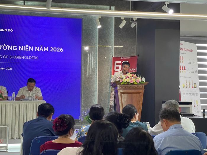 Giám đốc Công ty CP Trung Đô Nguyễn Duy Hiền phát biểu tại Đại hội