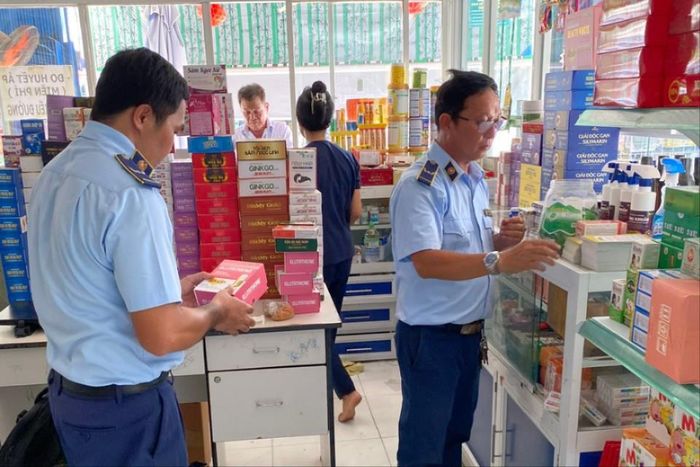 Lực lượng chức năng tỉnh Tây Ninh kiểm tra 1 cơ sở kinh doanh dược phẩm