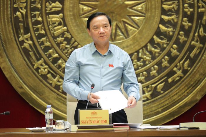 Phó Chủ tịch Quốc hội Nguyễn Khắc Định phát biểu tại cuộc họp