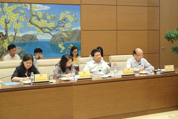 Các đại biểu dự cuộc họp