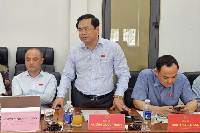 Đại biểu Quốc hội hoạt động chuyên trách tại Ủy ban Khoa học, Công nghệ và Môi trường Vương Quốc Thắng phát biểu