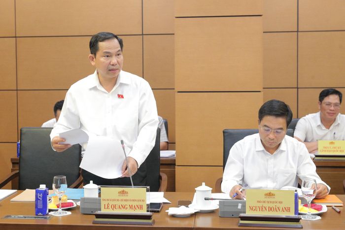 Tổng Thư ký Quốc hội, Chủ nhiệm Văn phòng Quốc hội Lê Quang Mạnh phát biểu tại cuộc họp