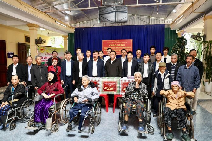 Bộ Y tế, Bệnh viện Da liễu Trung ương thăm, tặng quà cho bệnh nhân phong tại Khu điều trị phong Quỳnh Lập (Nghệ An)