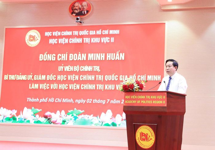 PGS, TS. Nguyễn Tấn Vinh, Giám đốc Học viện Chính trị khu vực II