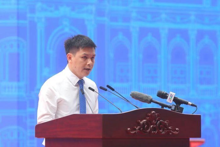 Tiến sĩ Mai Ngọc Xuân Đạt, đại diện thế hệ trẻ thành phố phát biểu cảm nghĩ.