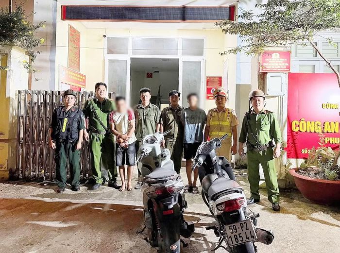Chốt kiểm soát số 7 phối hợp Tổ tuần tra cơ động số 3 kịp thời phát hiện, thu hồi 1 xe mô tô bị trộm cắp, bắt giữ 2 đối tượng.