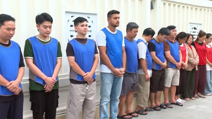 Hiện nay Cơ quan CSĐT, Công an tỉnh Thanh Hóa đã khởi tố 22 bị can về tội buôn lậu.