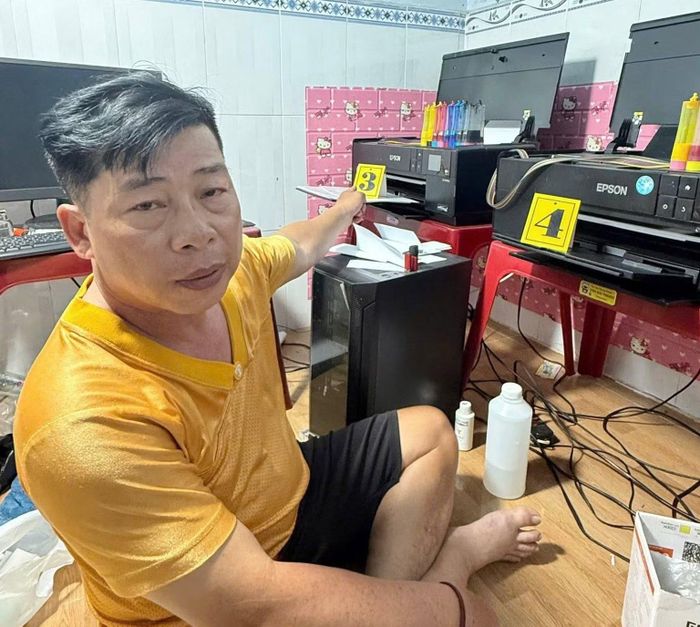 Đối tượng Nguyễn Hoài Nam là người trực tiếp in ấn, làm giả các tờ vé số trúng thưởng.