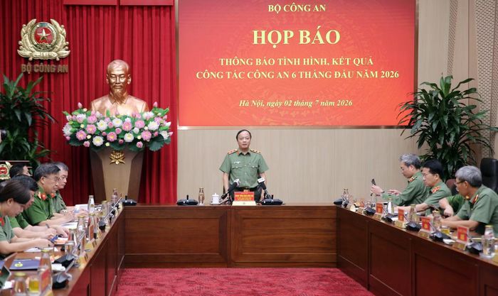 Thứ trưởng Đặng Hồng Đức phát biểu tại buổi họp báo.