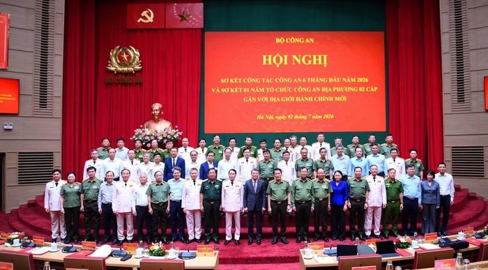 Thủ tướng Chính phủ Lê Minh Hưng và các đại biểu dự hội nghị.