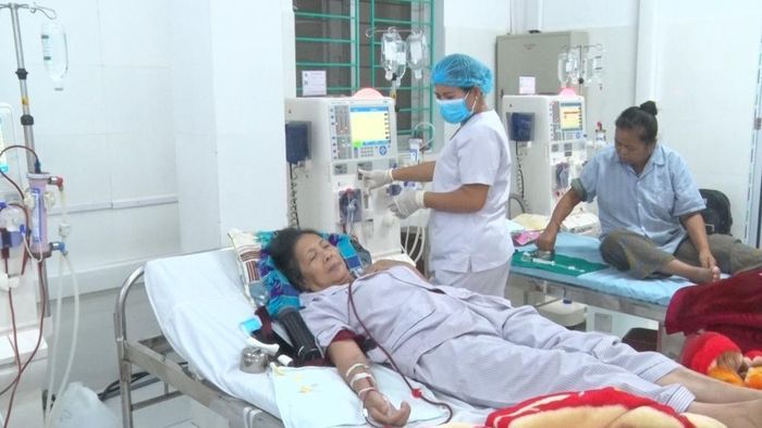 Bệnh nhân chạy thận nhân tạo tại Bệnh viện Đa khoa tỉnh được Bảo hiểm y tế chi trả 80% đến 100% chi phí điều trị tùy thuộc vào đối tượng tham gia.