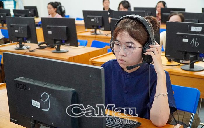 Cô Trần Minh Khuê, giáo viên Trường Tiểu học Nguyễn Văn Trỗi, chia sẻ: “Kỳ khảo sát góp phần nâng cao ý thức tự học, tự bồi dưỡng ngoại ngữ trong đội ngũ nhà giáo”.