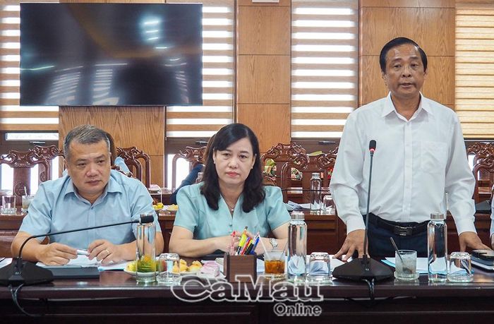 Đồng chí Võ Văn Lực, Phó Trưởng ban Thường trực Ban Tuyên giáo và Dân vận Tỉnh ủy Cà Mau, yêu cầu chấn chỉnh và thực hiện nghiêm việc tổ chức học tập nghị quyết.