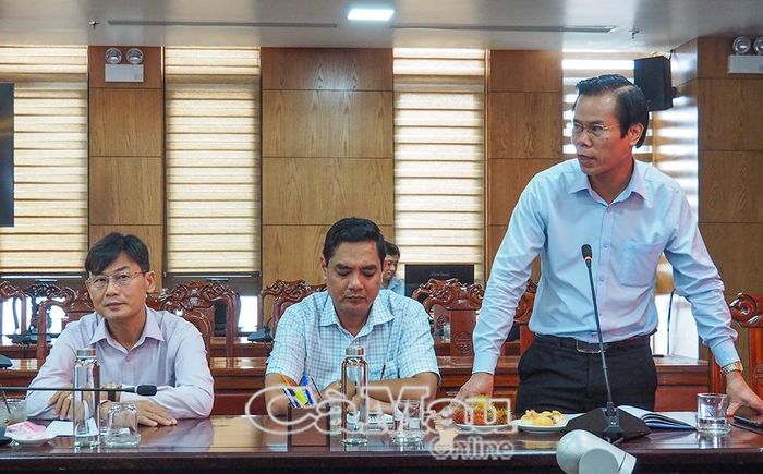  Đồng chí Dương Văn Thạnh, Hiệu trưởng Trường Chính trị tỉnh, thông tin một số kết quả nổi bật của đơn vị 6 tháng đầu năm.