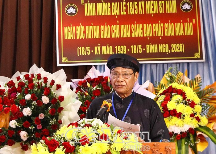 Ông Phạm Thành Tâm, Phó Trưởng ban Đại diện Phật giáo Hòa Hảo tỉnh Cà Mau, phát biểu ôn lại truyền thống 87 năm đồng hành cùng dân tộc và định hướng hoạt động của Ban Đại diện trong thời gian tới.