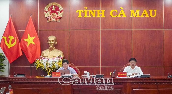  Đồng chí Lê Văn Sử chủ trì hội nghị tại điểm cầu tỉnh Cà Mau.