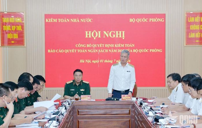 Kiểm toán trưởng KTNN chuyên ngành Ia Phạm Văn Học phát biểu tại Hội nghị. Ảnh: Báo Quân đội nhân dân