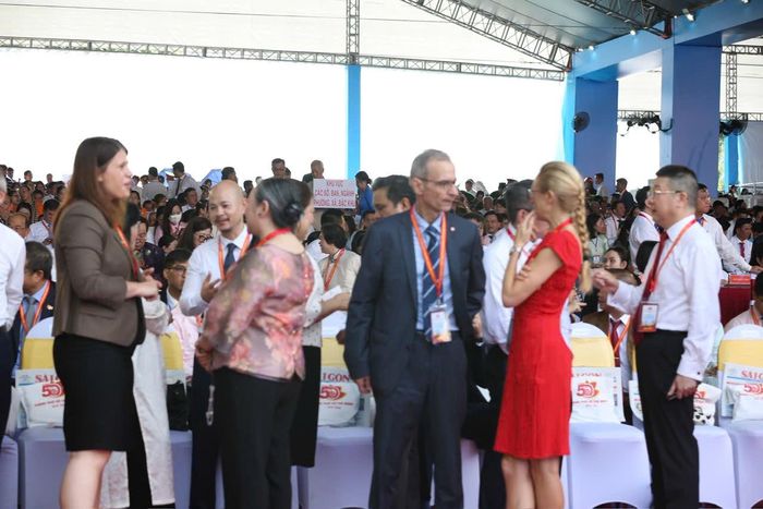 Đông đảo khách mời quốc tế về dự sự kiện