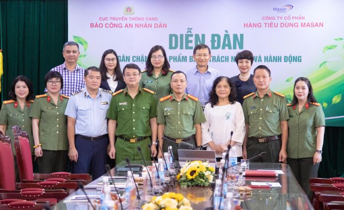 Các đại biểu tham gia Diễn đàn