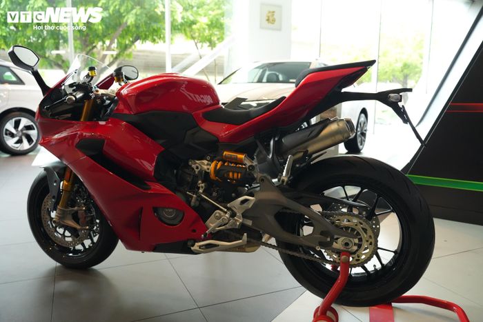 Công nghệ van nạp biến thiên giúp xe đạt được 70% lực kéo tối đa ngay từ dải vòng tua máy thấp ở mức 3.000 vòng/phút.