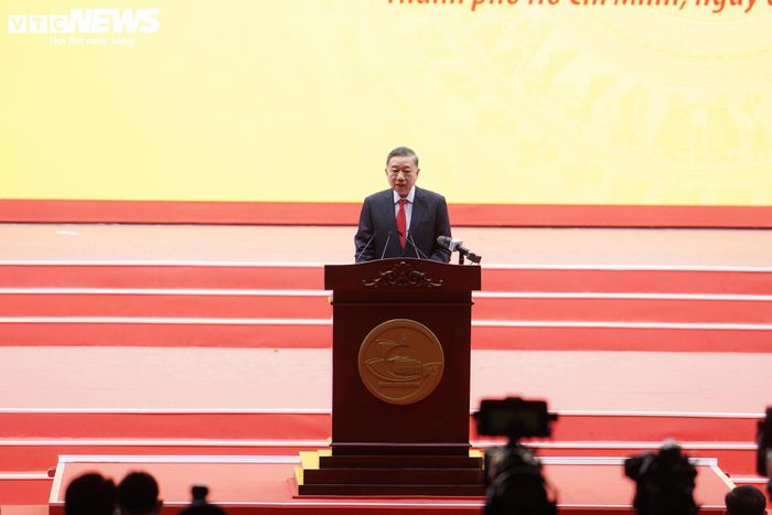 Phát biểu tại lễ kỷ niệm 50 năm Ngày thành phố Sài Gòn - Gia Định vinh dự mang tên Chủ tịch Hồ Chí Minh, Tổng Bí thư, Chủ tịch nước Tô Lâm khẳng định TP.HCM cần tiếp tục giữ vai trò tiên phong trong giai đoạn phát triển mới của đất nước, với tinh thần “đi trước, mở đường, thử nghiệm, đột phá và lan tỏa”.