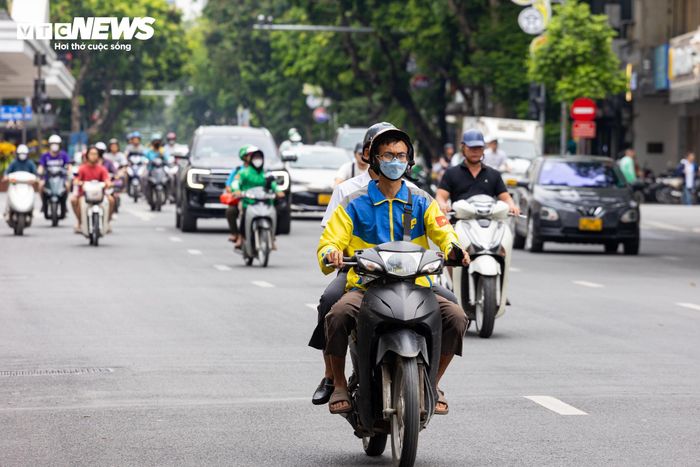 Thành phố khuyến khích hạn chế hoạt động xe ôm công nghệ sử dụng xăng, đồng thời đề nghị các đơn vị cung cấp ứng dụng điều hướng phương tiện phù hợp trên hệ thống quản lý.