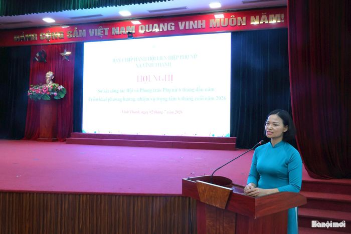 Chủ tịch Hội LHPN xã Vĩnh Thanh Trần Thị Quỳnh Nga phát biểu tại hội nghị. Ảnh: TH