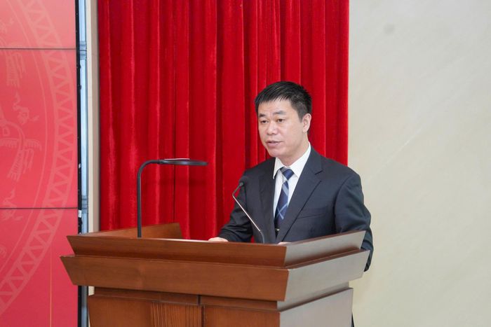 Tân Phó Trưởng ban Nội chính Thành ủy Nguyễn Văn Toàn phát biểu nhận nhiệm vụ tại hội nghị. Ảnh: Phạm Hùng