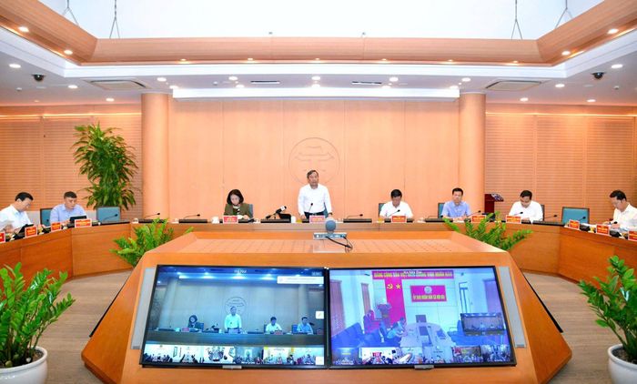 Chủ tịch UBND thành phố Hà Nội Vũ Đại Thắng chủ trì và phát biểu chỉ đạo tại phiên họp tập thể UBND thành phố thường kỳ tháng 7. Ảnh: Viết Thành