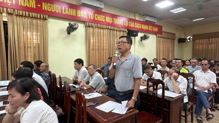 Người dân xã Thường Tín đề xuất các vấn đề liên quan đến công tác bồi thường GPMB, hỗ trợ tái định cư. Ảnh: PV
