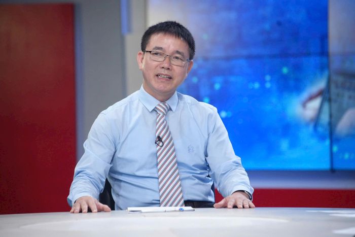TS Vũ Xuân Thanh, Phó Viện trưởng Viện Khoa học Tổ chức và Lao động (Bộ Nội vụ) chia sẻ tại Chương trình. Ảnh: Phạm Hùng