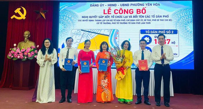 Việc sắp xếp tổ dân phố và kiện toàn các chi bộ tại phường Yên Hòa là bước cụ thể hóa chủ trương xây dựng chính quyền địa phương hai cấp tinh gọn, hiệu lực, hiệu quả. Ảnh: PV