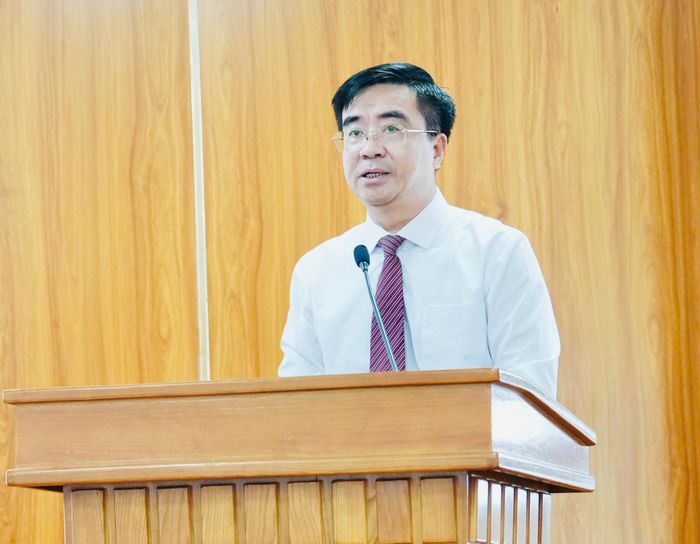 Bí thư Đảng ủy, Chủ tịch HĐND phường Khương Đình Võ Đăng Dũng phát biểu tại hội nghị. Ảnh: Hồng Thái