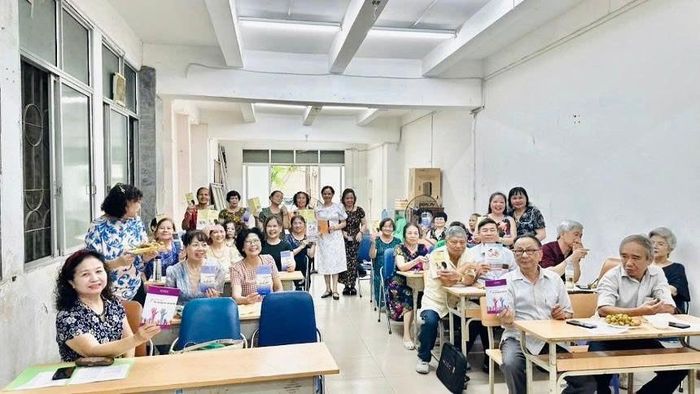 Đội ngũ cộng tác viên dân số của phường tích tổ chức các buổi tuyên truyền tại khu dân cư. Ảnh: NO